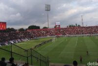 1755085032216-sebanyak-10382-penonton-hadir-menyaksikan-bali-united-vs-persik-kediri-di-stadion-kapten-i-wayan-dipta-gianyar-minggu-1082025-1754887473050_169