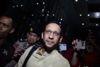 1756985707691-ekspresi-nadiem-makarim-usai-diperiksa-kpk-1754569216780_43