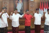 1756985827952-gubernur-bali-wayan-koster-bersama-bupati-dan-wali-kota-dari-kawasan-denpasar-badung-gianyar-dan-tabanan-sarbagita-di-rumah-ja-1756967925458_169