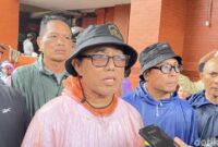 1757482360977-wali-kota-denpasar-i-gusti-ngurah-jaya-negara-usai-meninjau-pasar-kumbasari-denpasar-rabu-1092025-1757478640121_169