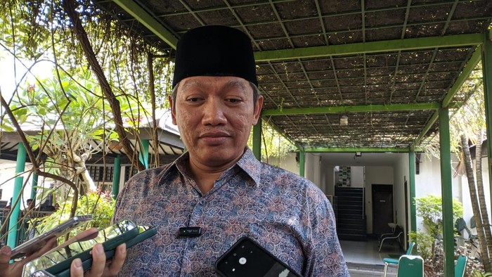 1758195184427-kadispar-ntb-ahmad-nur-aulia-saat-ditemui-di-kantornya-kamis-1892025-ahmad-viqidetikbali-1758186142522_169