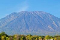 1758259880478-gunung-agung_169