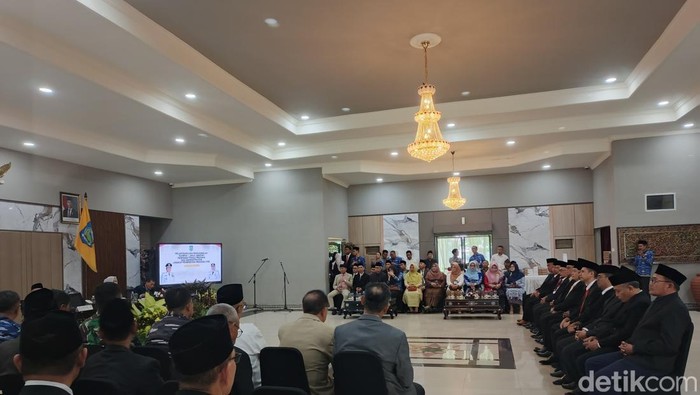 1758303003609-pelantikan-pejabat-ntb-1758294791352_169