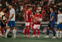 1758432509934-bali-united-dipermalukan-1-3-oleh-psim-yogyakarta-pada-pekan-kelima-super-league-20252026-di-stadion-kapten-i-wayan-dipta-gian-1758420835274_169