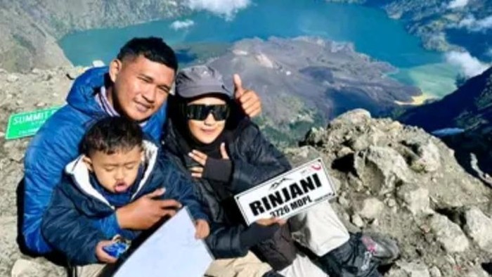 1758562247993-muhammad-wafiq-balita-usia-tiga-tahun-viral-di-medsos-karena-melakukan-pendakian-ke-puncak-gunung-rinjani-minggu-1852025-dok-m-1758540370303_169