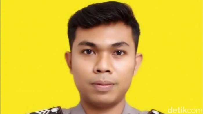 1758648737474-intel-polsek-sekotong-lombok-barat-brigadir-esco-faska-rely-yang-ditemukan-tewas-membusuk-dengan-leher-terikat-tali-1756099159631_169