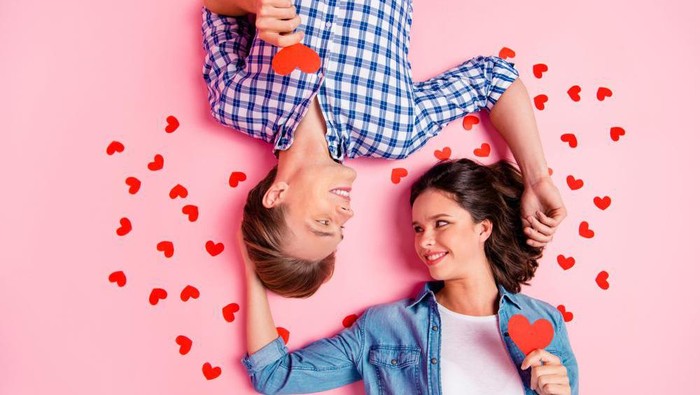1758778720313-ilustrasi-pria-dan-wanita-jatuh-cinta-2_169