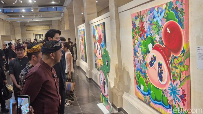 1758951472880-sebanyak-23-lukisan-karya-peter-rhian-gunawan-dipamerkan-di-museum-puri-lukisan-ubud-gianyar-bali-hingga-15-oktober-2025-foto--1758936457296_169