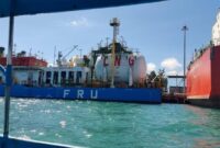 1758994128393-proyek-lng-yang-berada-di-35-kilometer-garis-pantai-bali-1758986376186_169