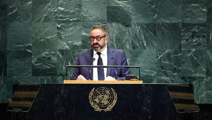 1759037294638-menteri-luar-negeri-san-marino-luca-beccari-saat-berpidato-di-sidang-umum-perserikatan-bangsa-bangsa-pbb-afpcharly-triballeau-1759021764700_169