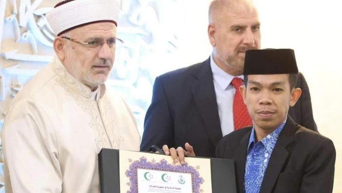 1759085407347-jurmalin-qori-asal-bima-ntb-meraih-juara-mtq-internasional-di-zagreb-kroasia-minggu-2892025-dok-pribadi-jurmalin-1759066383110_169