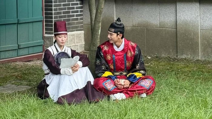 1759124102897-bon-appetit-your-majesty-instagram-lcm-1759109427219_169