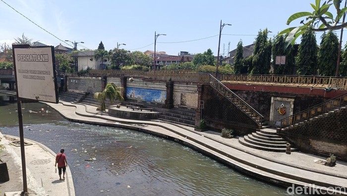 1759145408732-ilustrasi-kondisi-tukad-badung-di-denpasar-bali-beberapa-waktu-lalu-foto-ni-made-lastri-karsiani-putridetikbali-1759142408867_169