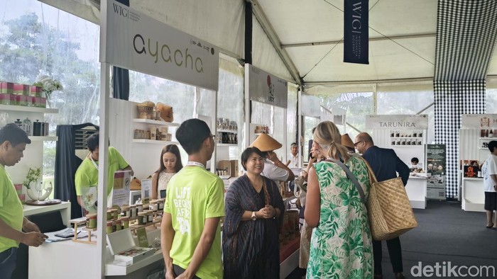 1759253362619-artisan-food-market-yang-menjadi-bagian-dalam-wonderful-indonesia-gourmet-wig-di-the-meru-sanur-bali-pada-selasa-3092025-1759238956655_169