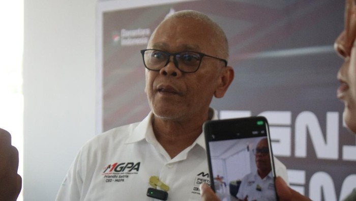 1759253460992-direktur-utama-mgpa-priandhi-satria-memberikan-keterangan-kepada-awak-media-di-sirkuit-mandalika-selasa-3092025-edi-suryansyah-1759238372235_169