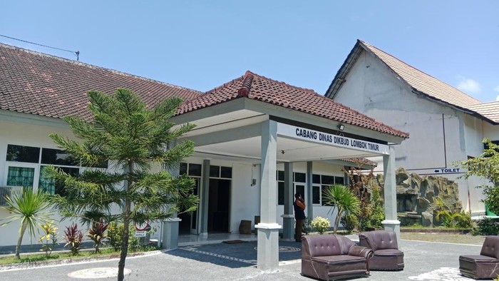 1759296956108-suasana-kantor-kcd-dikbud-lombok-timur-ntb-senin-2992025-sanusi-ardi-wdetikbali-1759242546266_169