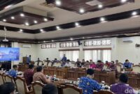1759318492200-rapat-gabungan-pemprov-bali-1759307647944_169