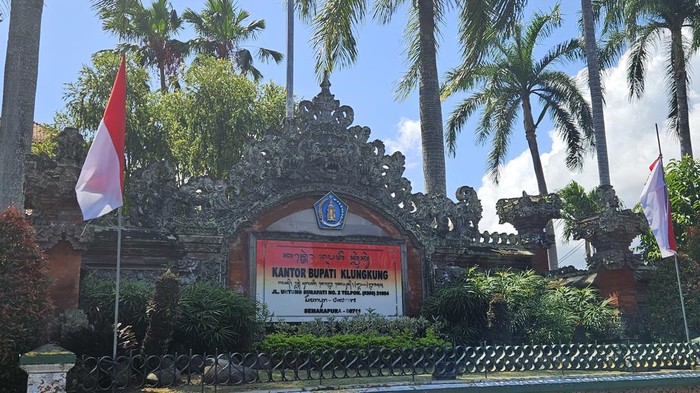 1759339828502-kantor-bupati-klungkung-selasa-21112023-putu-kristadetikbali_169