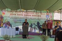 1759383353104-gubernur-ntt-emanuel-melkiades-laka-lena-saat-memberikan-sambutan-dalam-perayaan-hut-ke-6-slbm-kota-radja-kupang-ntt-simon-sel-1759379876645_169