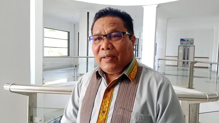 1759404803333-kepala-dp3akb-lombok-timur-ahmat-ketika-diwawancara-di-kantor-bupati-lombok-timur-ntb-kamis-292025-sanusi-ardi-wdetikbali-1759395606687_169