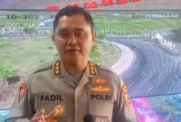 1759512748270-asisten-utama-kapolri-bidang-operasi-komjen-mohammad-fadil-imran-saat-mengecek-kesiapan-personel-di-halaman-masjid-nurul-bilad-1759502610789_169