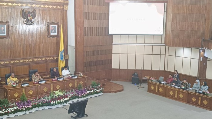 1759512808295-kunjungan-kerja-komisi-viii-dpr-ri-ke-kantor-gubernur-bali-jumat-3102025-ni-made-lastri-karsiani-putridetikbali-1759499129112_169