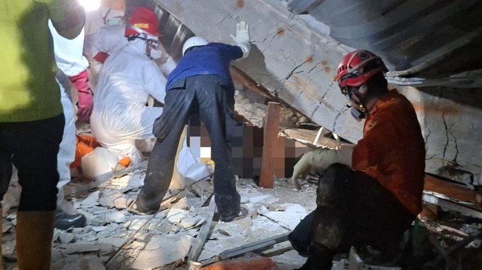 1759728837495-musala-al-khoziny-ambruk-1759665650871_169