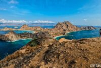 1759750185755-terbius-eksotisme-pulau-padar-paket-lengkap-trekking-healing-9_169