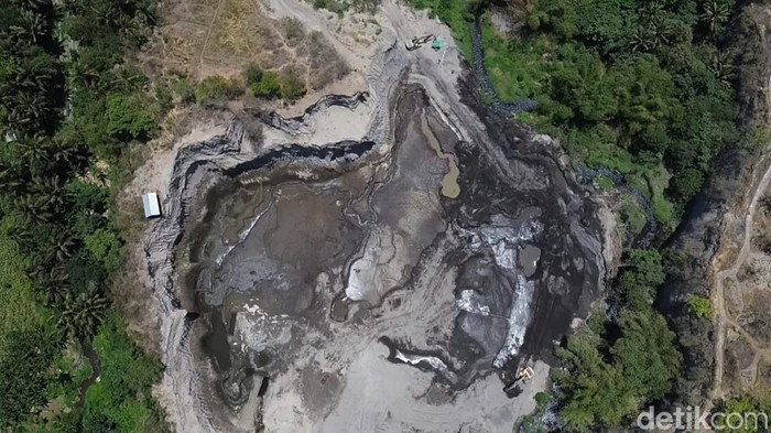 1759772264754-lokasi-tambang-galian-c-di-desa-korleko-kecamatan-labuhan-haji-lombok-timur-ntb-senin-6102025-sanusi-ardi-wdetikbali-1759762128257_169