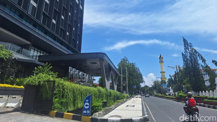 1759836581087-salah-satu-city-hotel-di-mataram-1743121478134_169