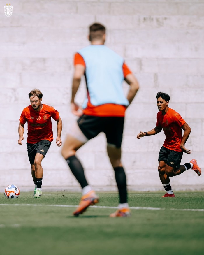 1759901635618-bali-united-tetap-menggelar-latihan-di-bali-united-training-center-meski-kompetisi-super-league-tengah-dalam-masa-jeda-dok-bal-1759895162897