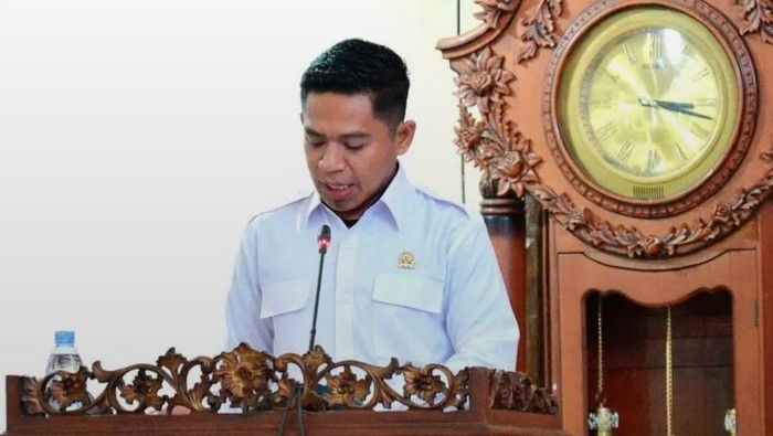 1759923399621-anggota-dprd-kota-bima-abdul-rabbi-1759904606614_169