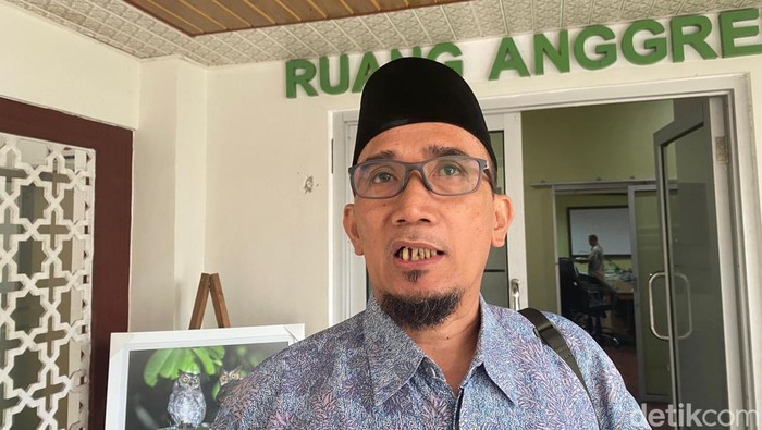 1760030905234-kepala-dinas-energi-dan-sumber-daya-mineral-esdm-ntb-samsudin-foto-ahmad-viqidetikbali-1760022034171_169