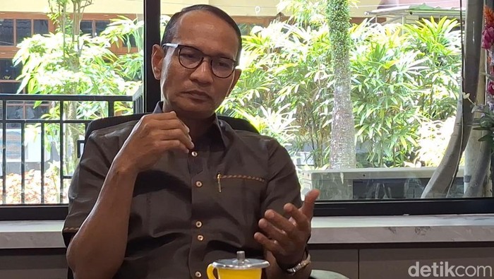 1760117481167-wali-kota-mataram-mohan-roliskana-foto-nathea-citradetikbali-1760086139055_169