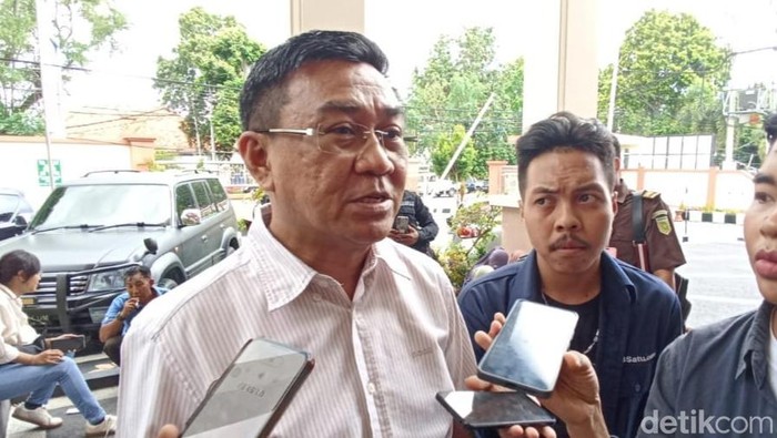 1760355233799-aspidsus-kejati-ntb-zulkifli-said-di-pengadilan-tipikor-mataram-senin-13102025-1760348950116_169