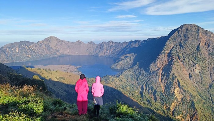 1760376562964-suasana-pelawangan-gunung-rinjani-lombok-ntb-ahmad-viqidetikbali-1751037212347_169