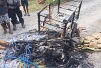 1760376601190-polisi-melakukan-olah-tkp-di-lokasi-pembakaran-motor-di-desa-saukibe-kecamatan-amfoang-barat-laut-kabupaten-kupang-ntt-senin-1-1760354076189_169