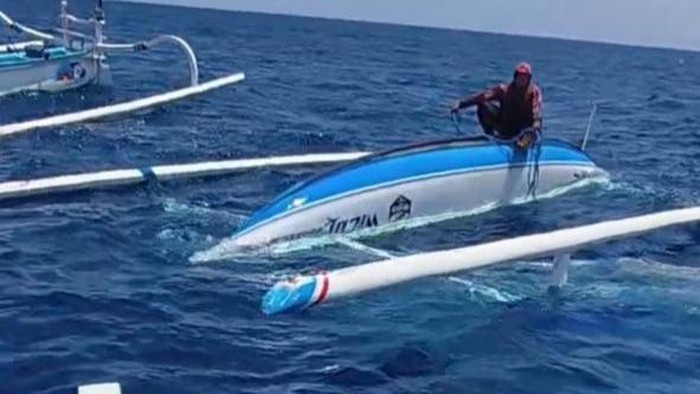 1760441503512-evakuasi-jukung-terbalik-1760429041655_169