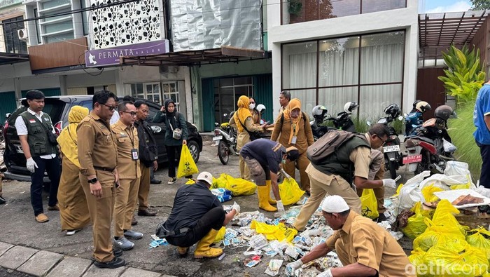 1760441552405-sampah-medis-1760424178421_169