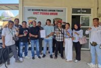 1760527921356-sejumlah-wartawan-yang-tergabung-dalam-beberapa-organisasi-saat-mendampingi-jurnalis-gatrantbcom-melaporkan-dugaan-intimidasi--1760524172511_169