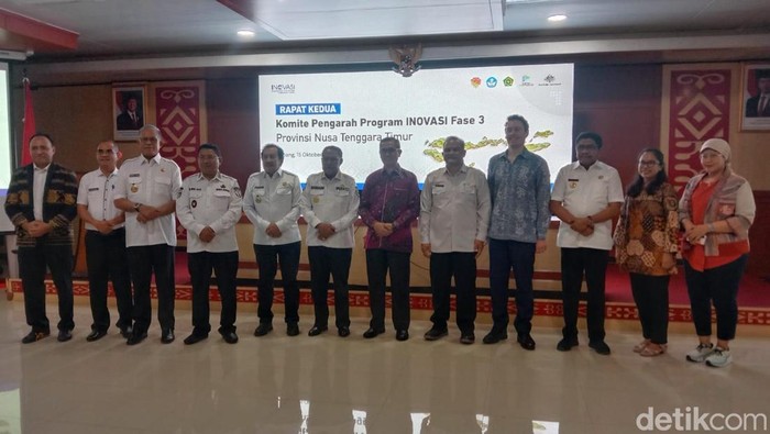 1760549567691-rapat-komite-pengarah-provinsi-inovasi-ntt-yang-digelar-di-kantor-gubernur-rabu-15102025-simon-selly-1760542573208_169