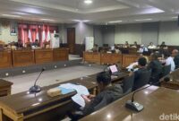 1760549675842-suasana-rapat-kerja-dprd-karangasem-dengan-eksekutif-terkait-rancangan-apbd-tahun-anggaran-2026-rabu-15102026-1760534017775_169