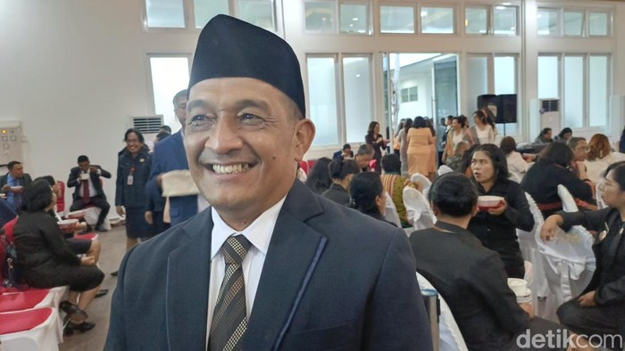 1760635777902-jeffry-pelt-sekda-kota-kupang-usai-dilantik-kamis-16102025-simon-sellydetikbali-1760627260921_169