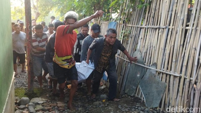 1760700599742-evakuasi-korban-tenggelam-di-tegal-1760667302849_169