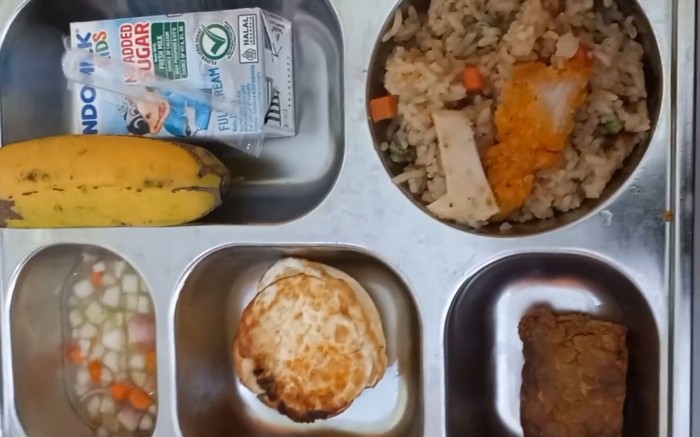 1760722227237-nasi-goreng-mbg-basi-dan-bau-ditemukan-di-tk-al-amin-kecamatan-mpunda-kota-bima-ntb-jumat-17102025-tangkapan-layar-facebook-id-1760700439014