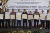 1760808435191-penyerahan-bantuan-keramik-untuk-industri-kecil-dan-menengah-ikm-di-kabupaten-jembrana-oleh-bupati-jembrana-i-made-kembang-har-1760793925147_169