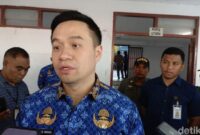 1760938434148-wali-kota-kupang-christian-widodo-foto-simon-sellydetikbali-1760934386487_169