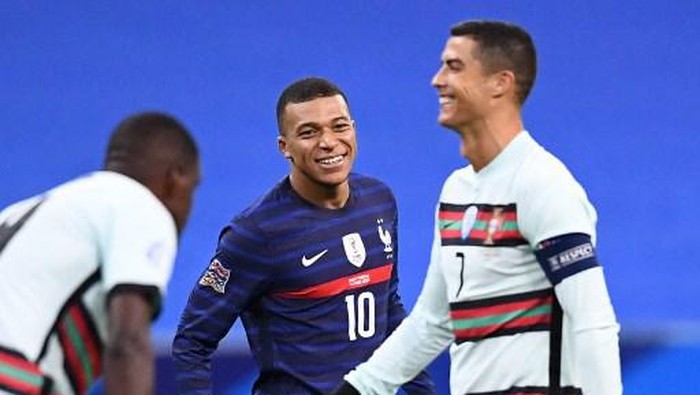 1760938499526-cristiano-ronaldo-kylian-mbappe-1_169