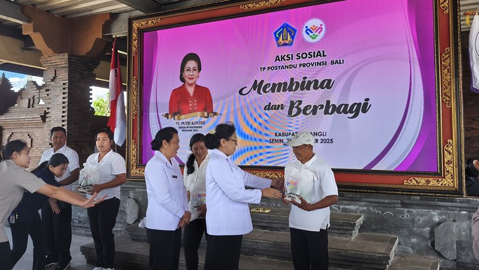 1760959902807-tim-pembina-posyandu-provinsi-bali-menggelar-aksi-sosial-bertajuk-membina-dan-berbagi-tahun-2025-di-desa-belancan-kecamatan-ki-1760948784340
