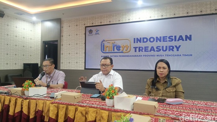 1761067914607-suasana-dalam-konferensi-pers-apbn-kita-regional-ntt-di-kanwil-djpb-ntt-selasa-21102025-simon-sellydetikbali-1761059855578_169